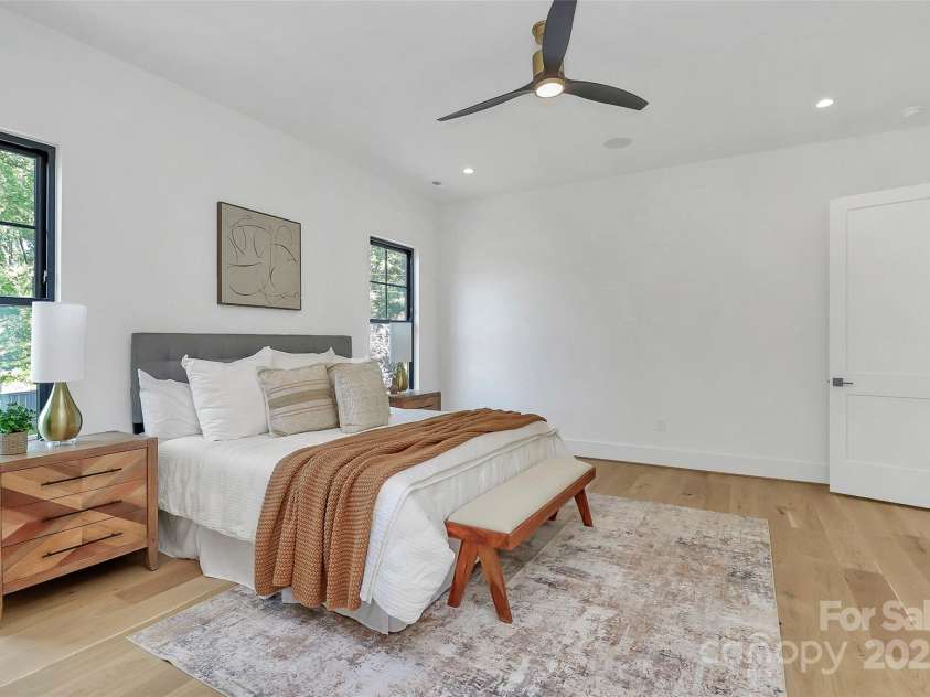 2209 Norcross Place, Charlotte, NC 28205.  MLS# CAR4297097, YatesRealty ID 35073. 