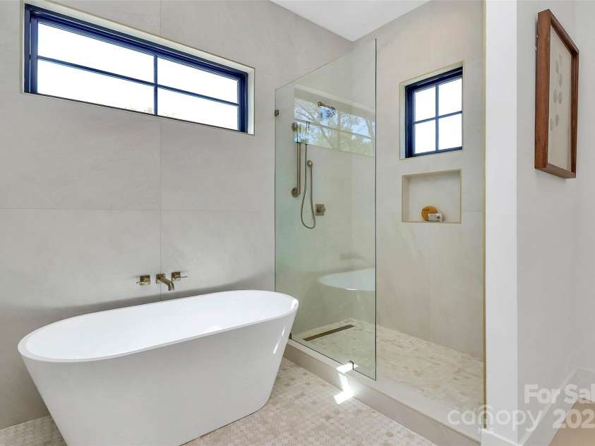 2209 Norcross Place, Charlotte, NC 28205.  MLS# CAR4297097, YatesRealty ID 35073. 