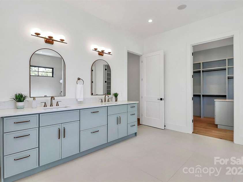 2209 Norcross Place, Charlotte, NC 28205.  MLS# CAR4297097, YatesRealty ID 35073. 