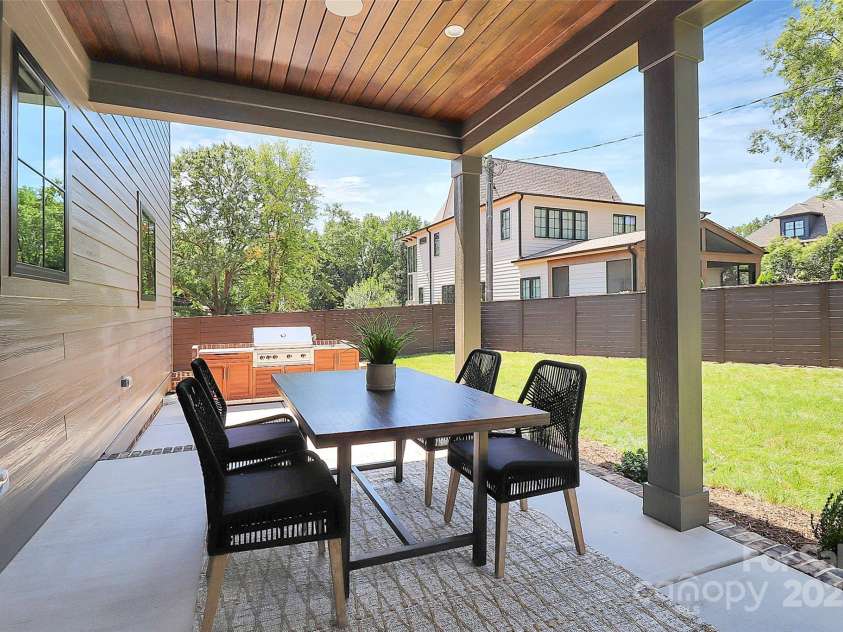 2209 Norcross Place, Charlotte, NC 28205.  MLS# CAR4297097, YatesRealty ID 35073. 