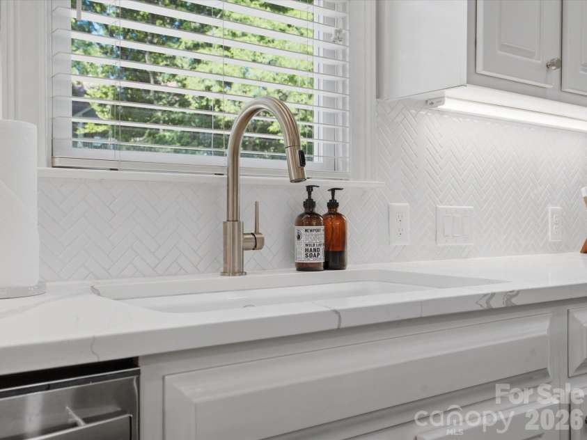 8916 Abrell Walk Court, Charlotte, NC 28226.  MLS# CAR4394480, YatesRealty ID 35073. 