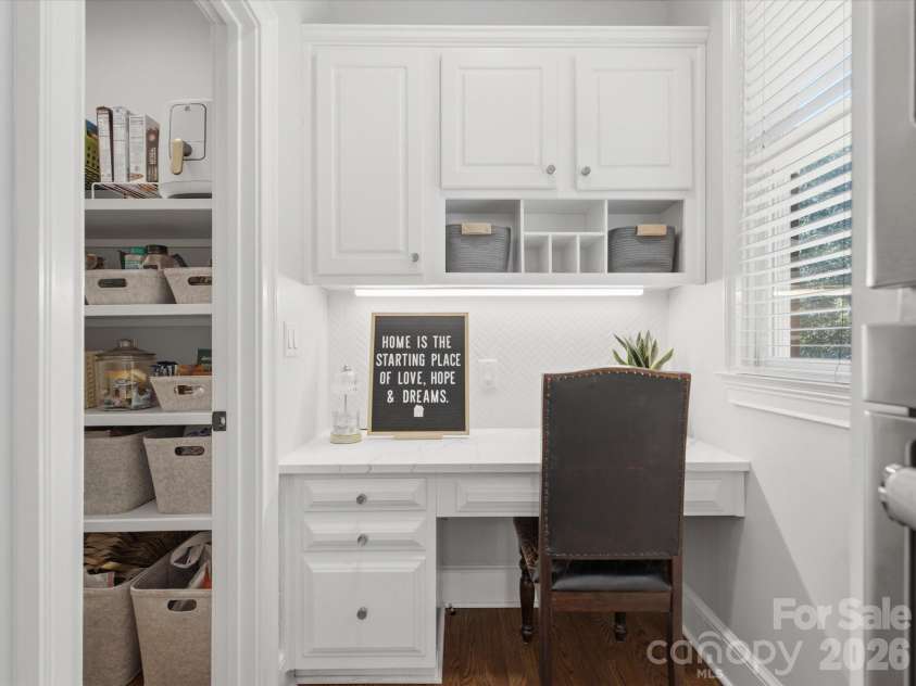 8916 Abrell Walk Court, Charlotte, NC 28226.  MLS# CAR4394480, YatesRealty ID 35073. 