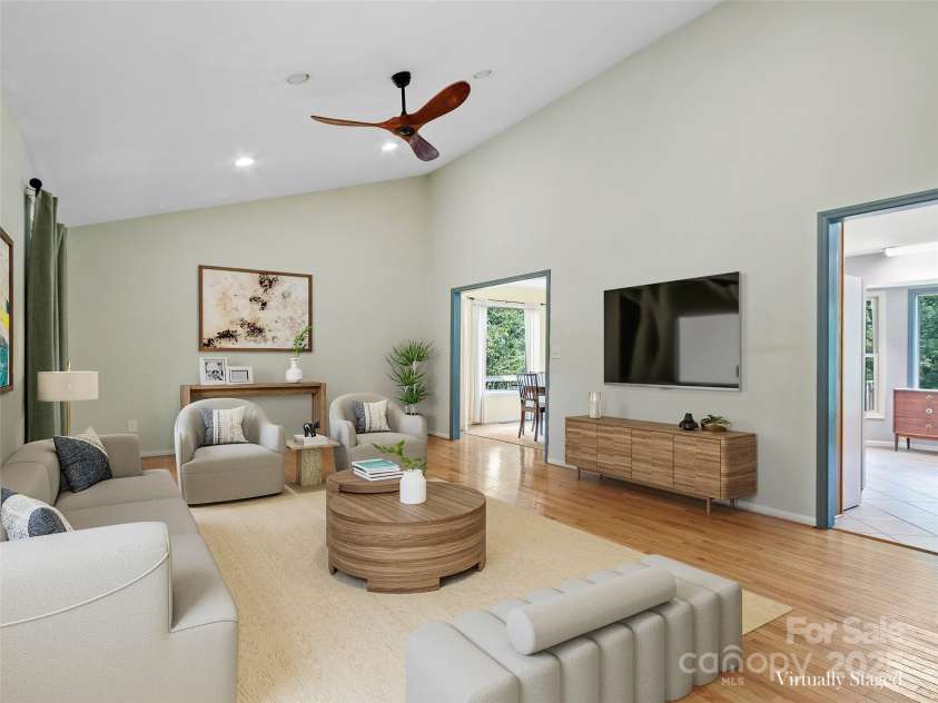 300 Dogwood Lane, Burnsville, NC 28714.  MLS# CAR4296649, YatesRealty ID 35074. 