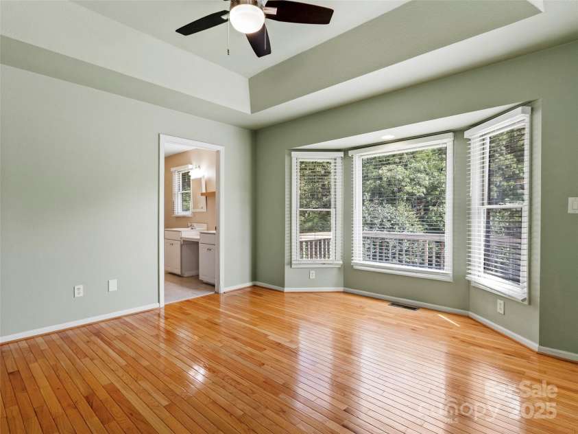 300 Dogwood Lane, Burnsville, NC 28714.  MLS# CAR4296649, YatesRealty ID 35074. 