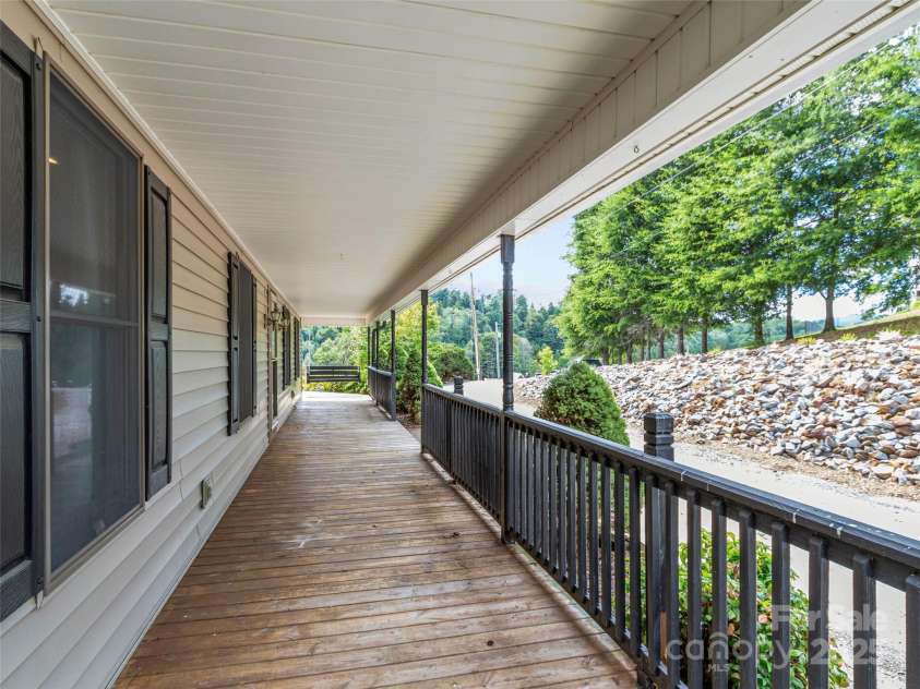 300 Dogwood Lane, Burnsville, NC 28714.  MLS# CAR4296649, YatesRealty ID 35074. 