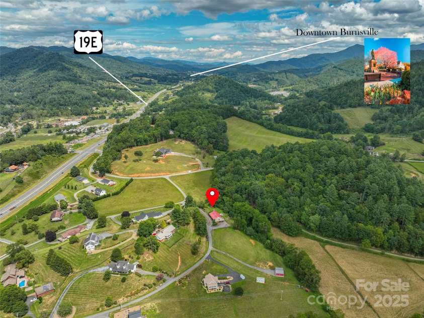 300 Dogwood Lane, Burnsville, NC 28714.  MLS# CAR4296649, YatesRealty ID 35074. 