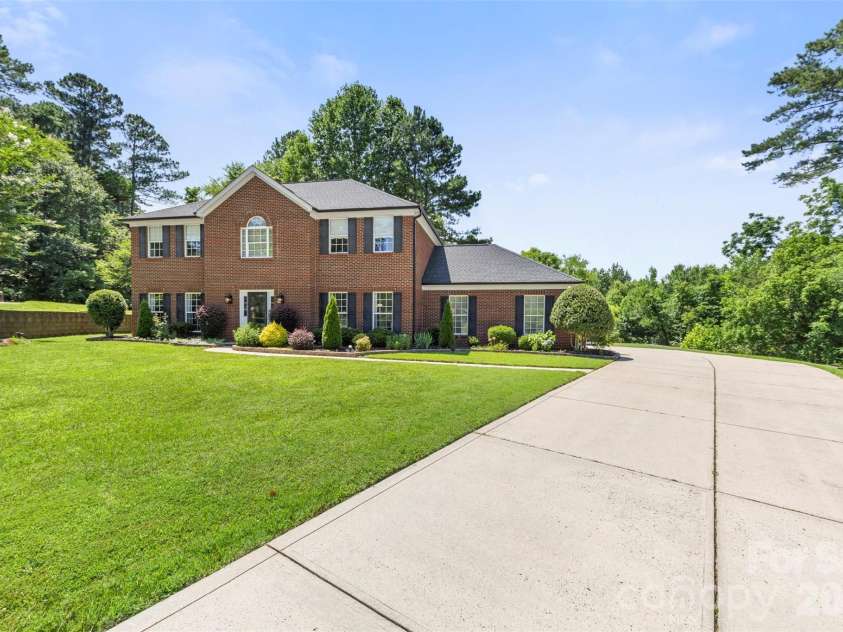 5302 Fairgrove Lane, Harrisburg, NC 28075.  MLS# CAR4372391, YatesRealty ID 35074. 