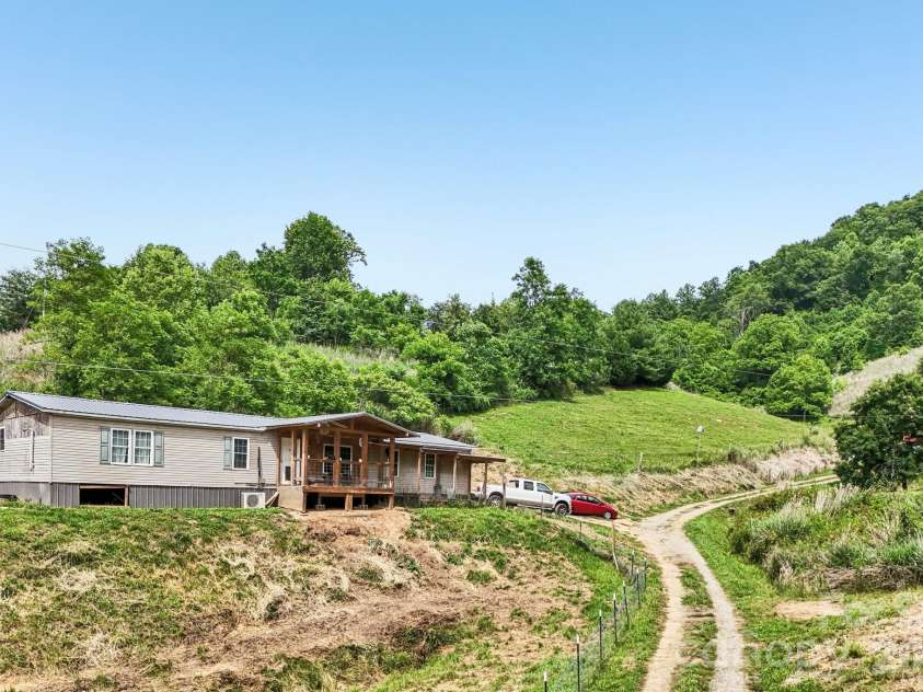 400 Morgan Branch Road, Marshall, NC 28753.  MLS# CAR4395318, YatesRealty ID 35075. 