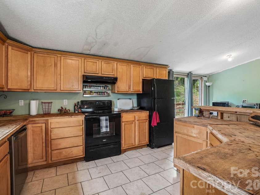 400 Morgan Branch Road, Marshall, NC 28753.  MLS# CAR4395318, YatesRealty ID 35075. 