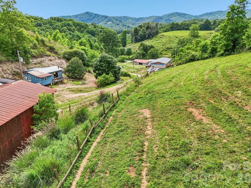400 Morgan Branch Road, Marshall, NC 28753.  MLS# CAR4395318, YatesRealty ID 35075. 