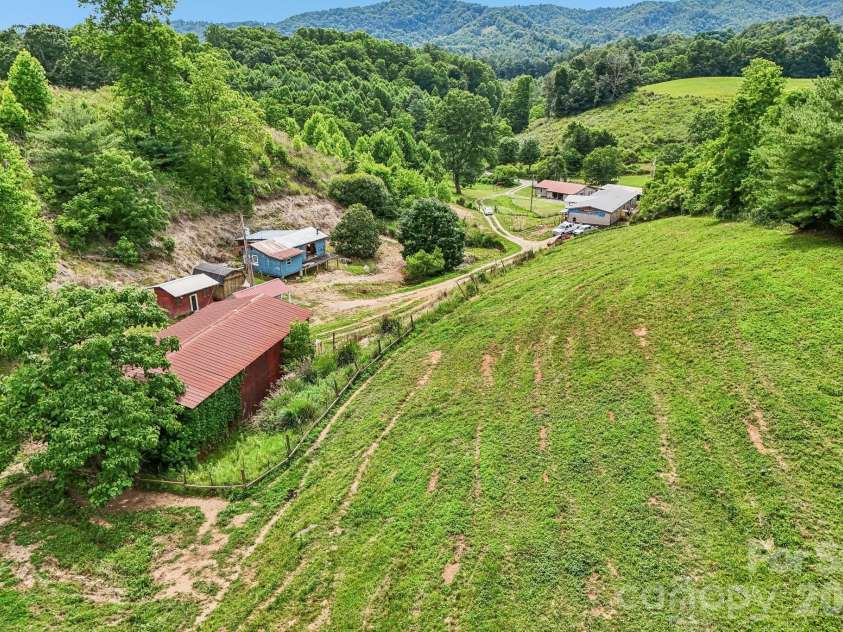 400 Morgan Branch Road, Marshall, NC 28753.  MLS# CAR4395318, YatesRealty ID 35075. 