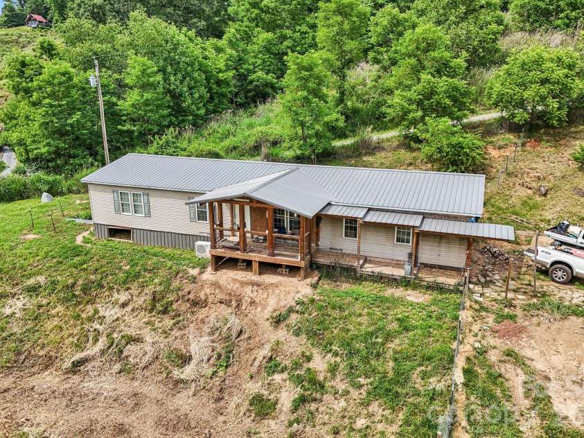 400 Morgan Branch Road, Marshall, NC 28753.  MLS# CAR4395318, YatesRealty ID 35075. 