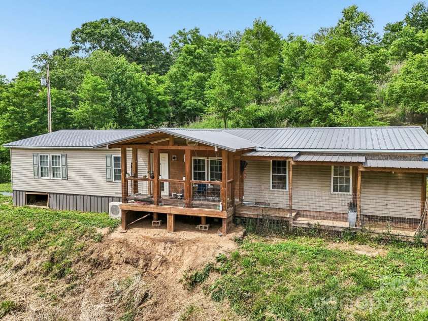 400 Morgan Branch Road, Marshall, NC 28753.  MLS# CAR4395318, YatesRealty ID 35075. 