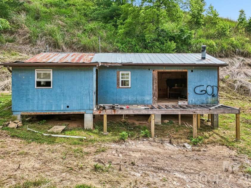 400 Morgan Branch Road, Marshall, NC 28753.  MLS# CAR4395318, YatesRealty ID 35075. Secondary Home
