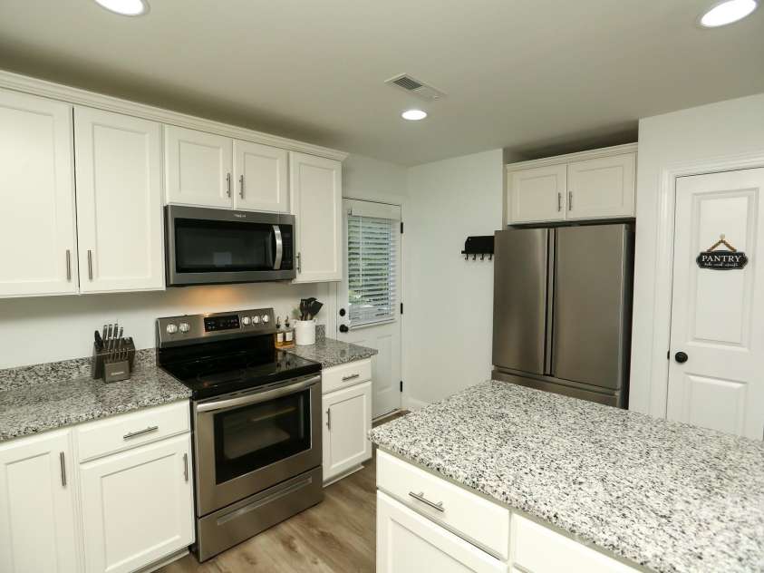 406 Ruth Avenue, Kannapolis, NC 28083.  MLS# CAR4297622, YatesRealty ID 35075. 