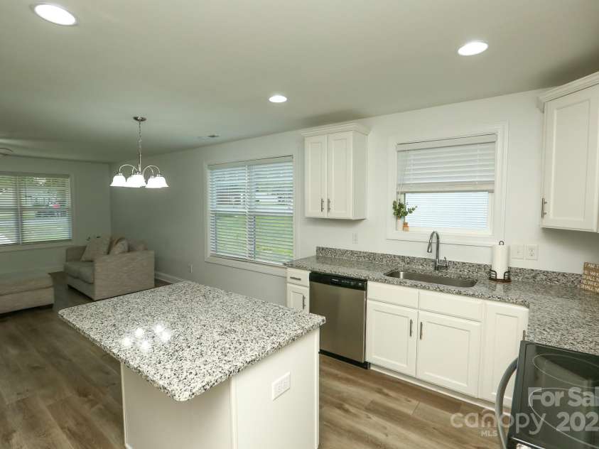 406 Ruth Avenue, Kannapolis, NC 28083.  MLS# CAR4297622, YatesRealty ID 35075. 