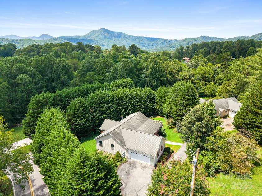 105 Robinson Cove Road, Candler, NC 28715.  MLS# CAR4293915, YatesRealty ID 35076. 