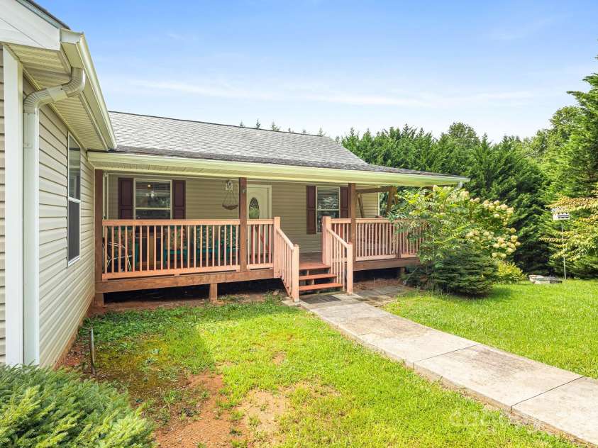 105 Robinson Cove Road, Candler, NC 28715.  MLS# CAR4293915, YatesRealty ID 35076. 
