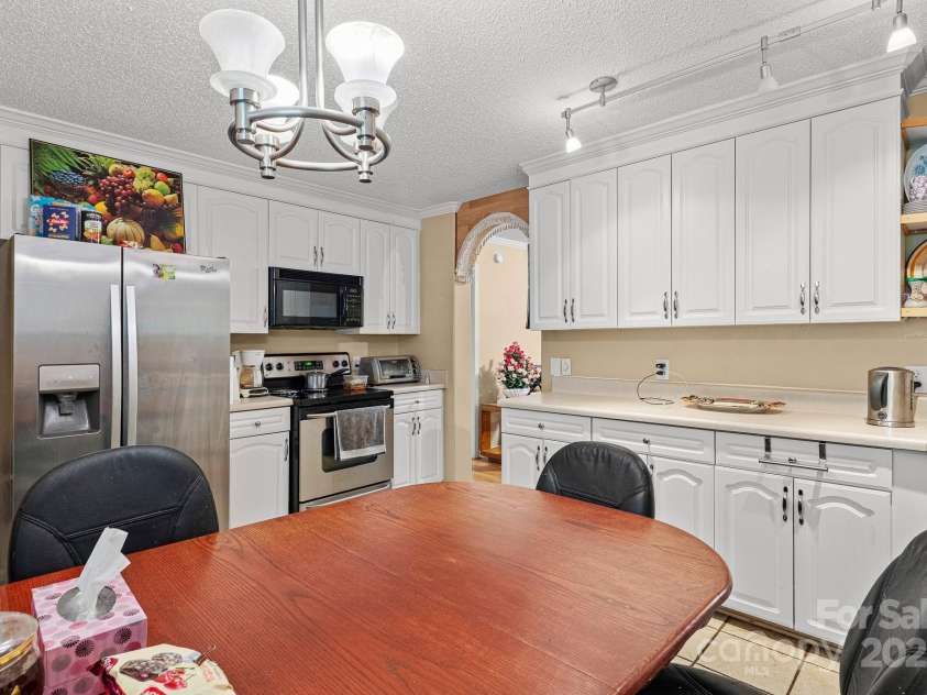 105 Robinson Cove Road, Candler, NC 28715.  MLS# CAR4293915, YatesRealty ID 35076. 