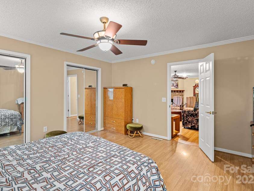 105 Robinson Cove Road, Candler, NC 28715.  MLS# CAR4293915, YatesRealty ID 35076. 