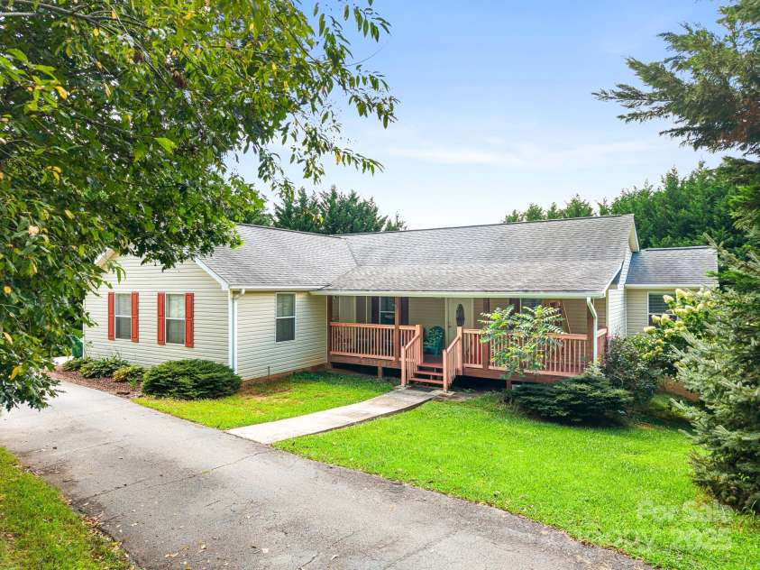 105 Robinson Cove Road, Candler, NC 28715.  MLS# CAR4293915, YatesRealty ID 35076. Front entrance