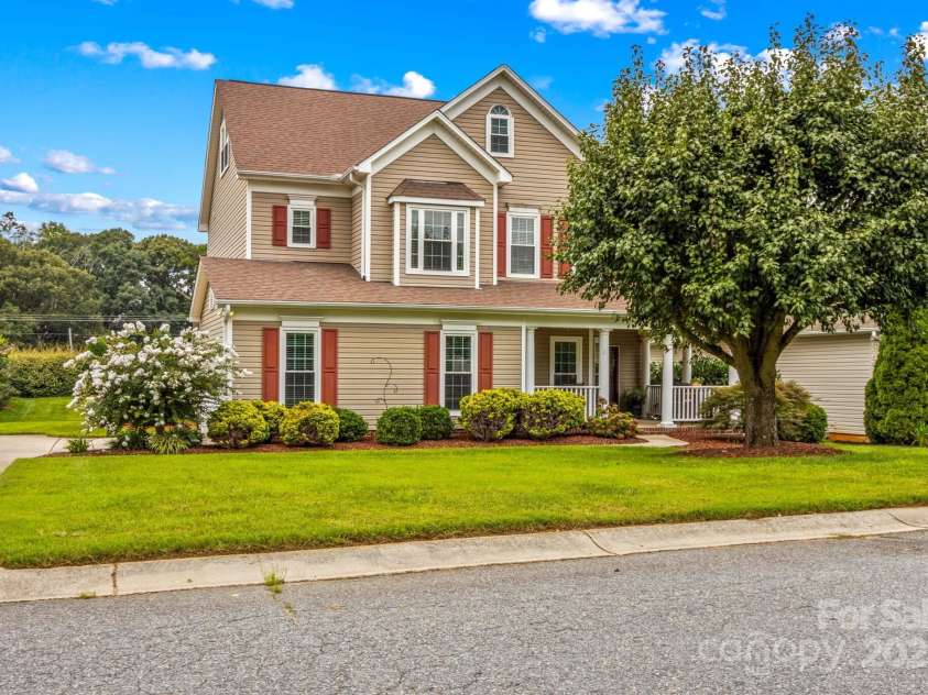 124 Elizabeth Hearth Road, Mooresville, NC 28115.  MLS# CAR4295380, YatesRealty ID 35077. 