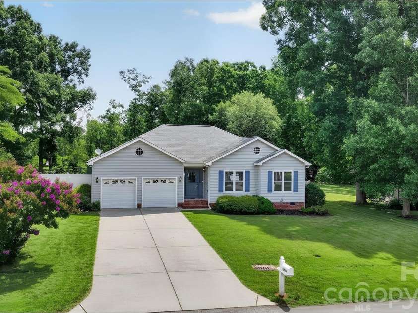 4934 Sagittarius Circle, Denver, NC 28037.  MLS# CAR4395974, YatesRealty ID 35078. 