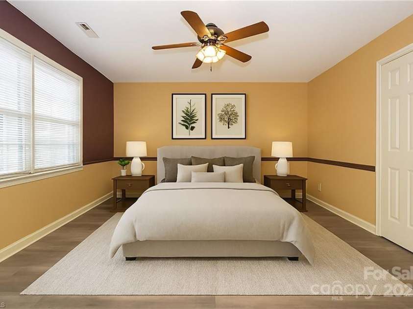 911 Shelby Drive, Greensboro, NC 27409.  MLS# CAR4297653, YatesRealty ID 35078. 