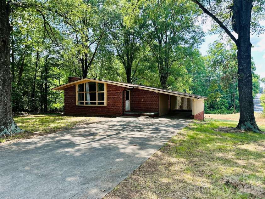 14 Pop Davis Road, Taylorsville, NC 28681.  MLS# CAR4397945, YatesRealty ID 35079. 