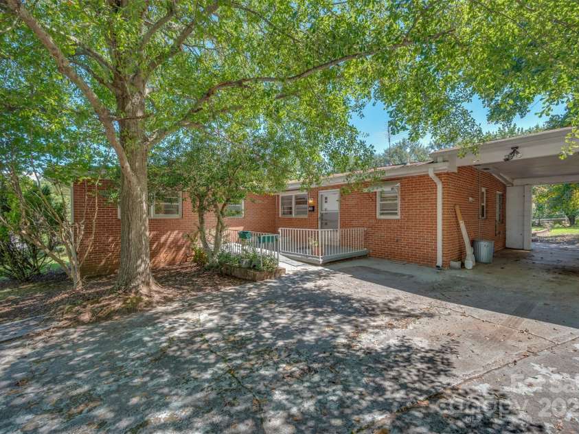 188 Academy Street, Spindale, NC 28160.  MLS# CAR4296251, YatesRealty ID 35079. 