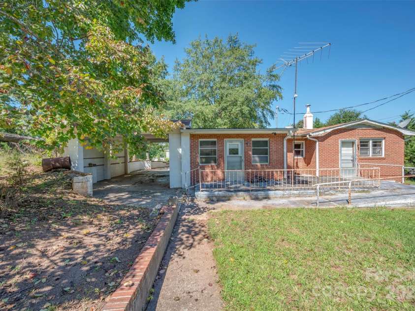 188 Academy Street, Spindale, NC 28160.  MLS# CAR4296251, YatesRealty ID 35079. 