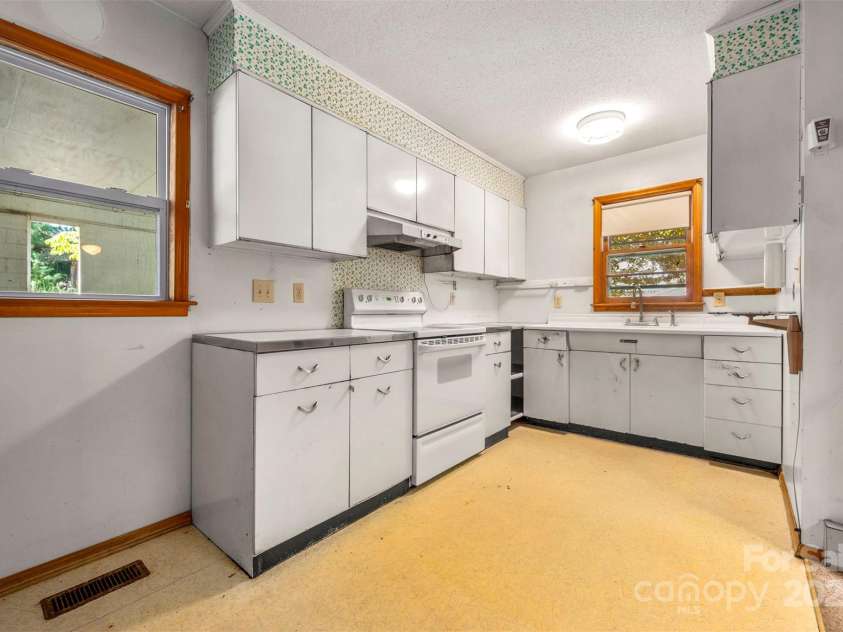 188 Academy Street, Spindale, NC 28160.  MLS# CAR4296251, YatesRealty ID 35079. 