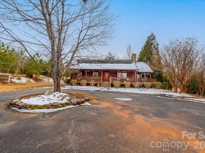 1944 River Crest Parkway, Rutherfordton, NC 28139.  MLS# CAR4342988, YatesRealty ID 3508. 