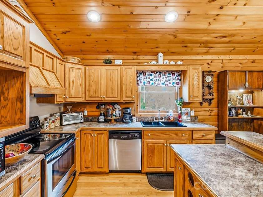 1944 River Crest Parkway, Rutherfordton, NC 28139.  MLS# CAR4342988, YatesRealty ID 3508. 