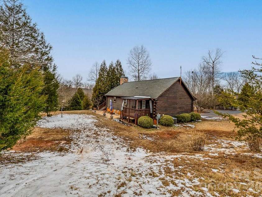 1944 River Crest Parkway, Rutherfordton, NC 28139.  MLS# CAR4342988, YatesRealty ID 3508. 