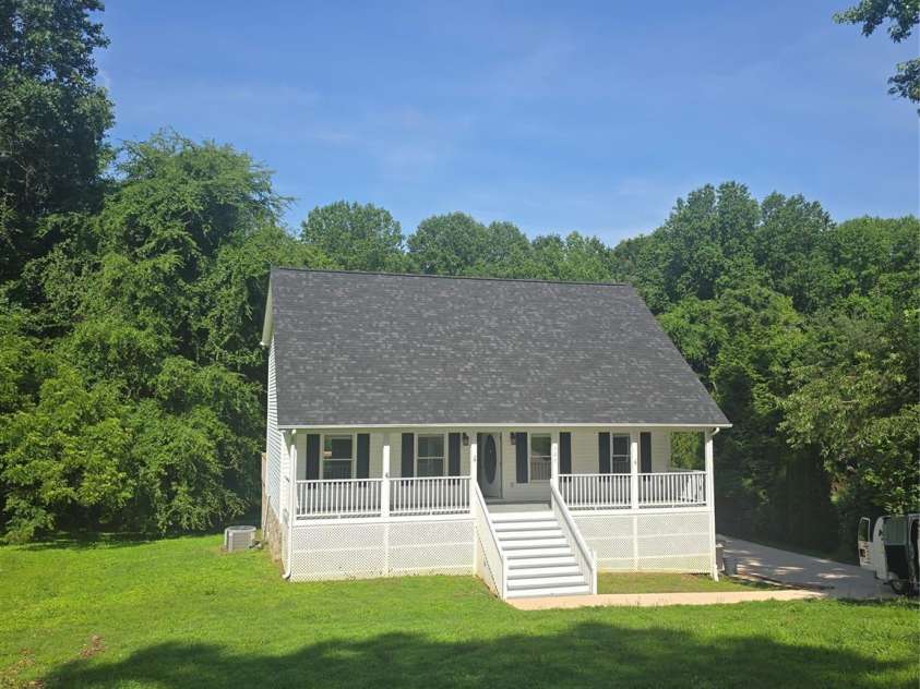608 Sharon Drive, Statesville, NC 28625.  MLS# CAR4271825, YatesRealty ID 3508. 
