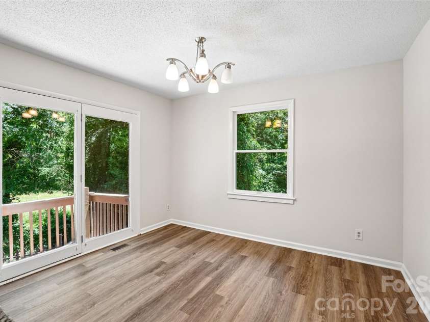 51 Wake Robin Way, Asheville, NC 28805.  MLS# CAR4396887, YatesRealty ID 35080. 