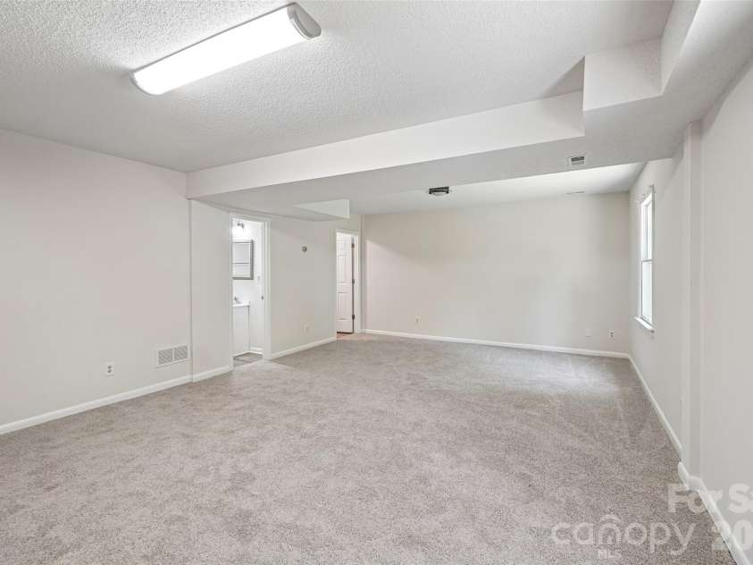 51 Wake Robin Way, Asheville, NC 28805.  MLS# CAR4396887, YatesRealty ID 35080. 