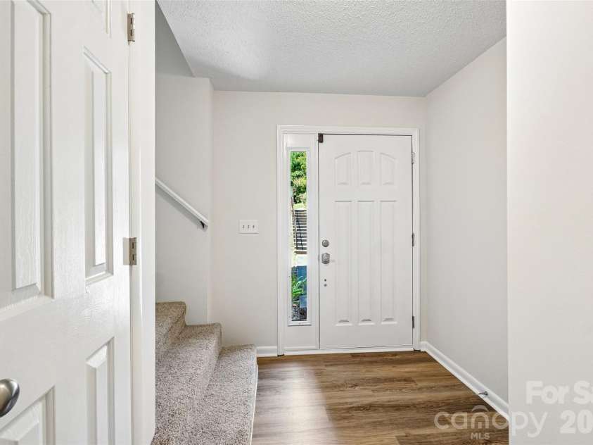51 Wake Robin Way, Asheville, NC 28805.  MLS# CAR4396887, YatesRealty ID 35080. 