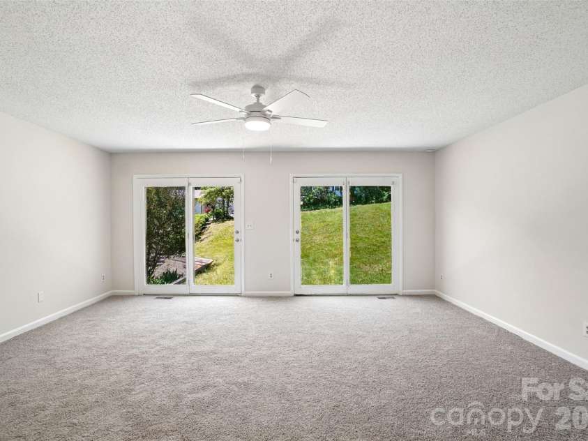 51 Wake Robin Way, Asheville, NC 28805.  MLS# CAR4396887, YatesRealty ID 35080. 