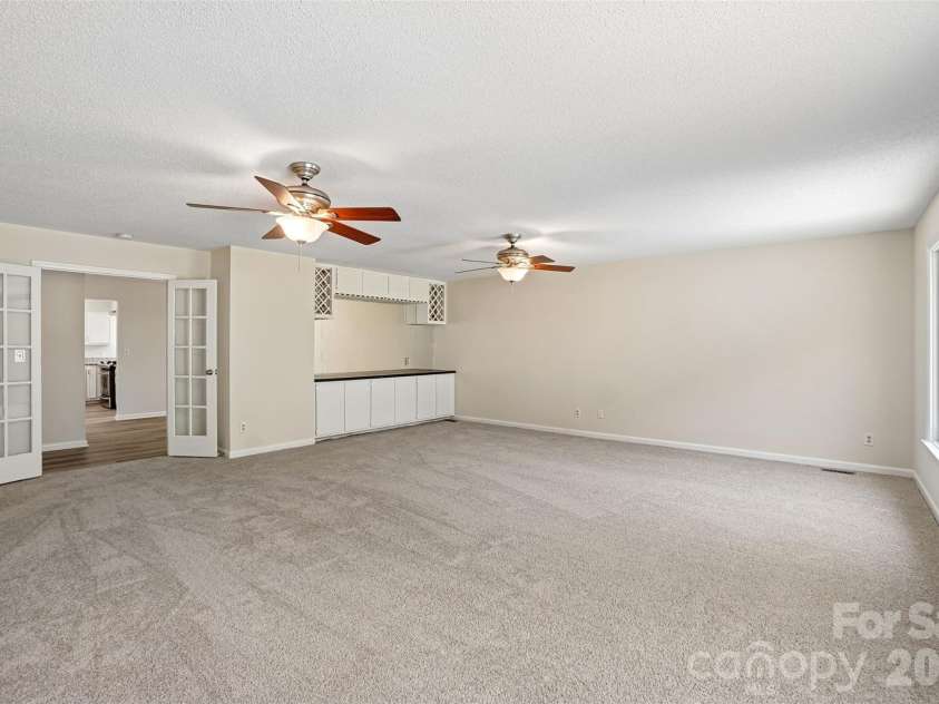 51 Wake Robin Way, Asheville, NC 28805.  MLS# CAR4396887, YatesRealty ID 35080. 
