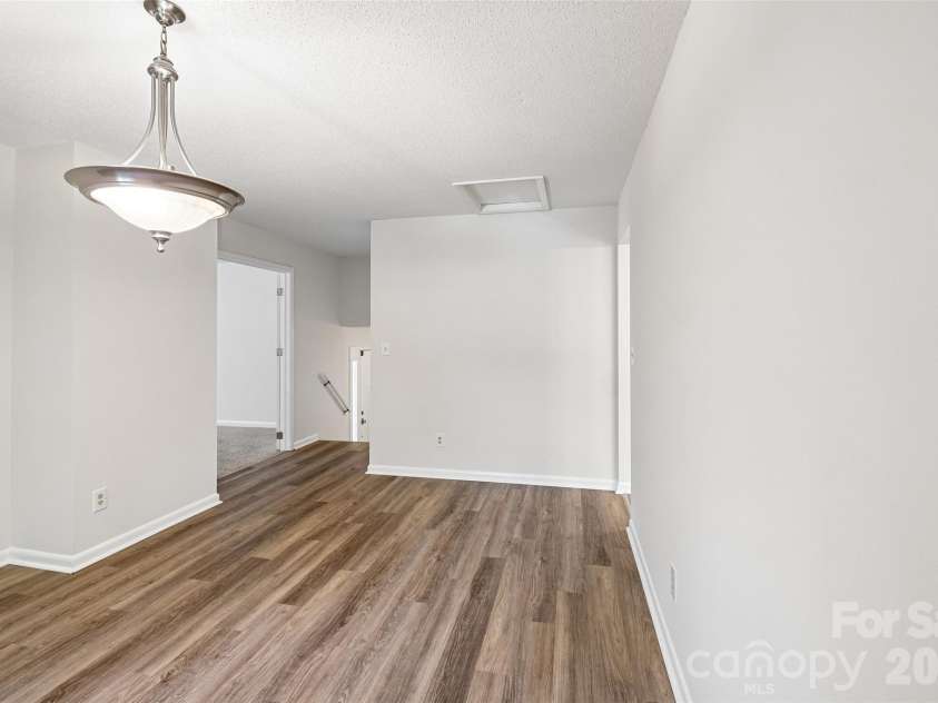 51 Wake Robin Way, Asheville, NC 28805.  MLS# CAR4396887, YatesRealty ID 35080. 