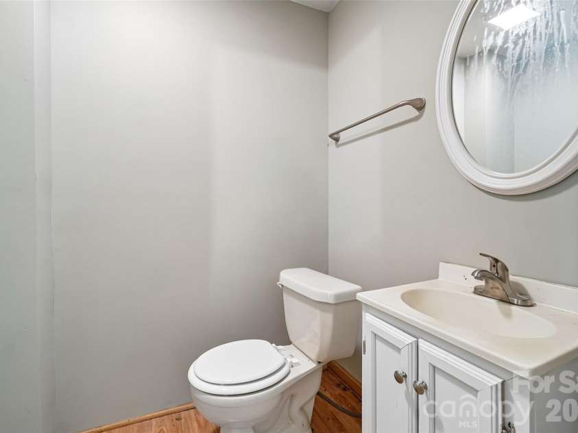 51 Wake Robin Way, Asheville, NC 28805.  MLS# CAR4396887, YatesRealty ID 35080. 