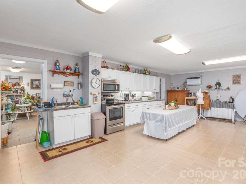 702 Love Joy Road, Canton, NC 28716.  MLS# CAR4400160, YatesRealty ID 35081. 