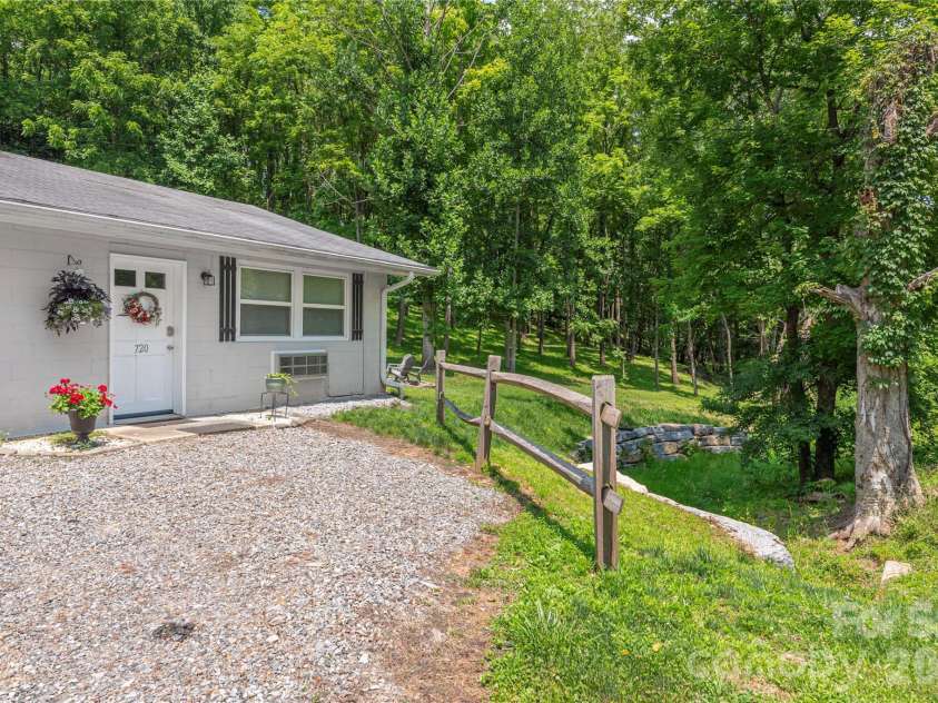 702 Love Joy Road, Canton, NC 28716.  MLS# CAR4400160, YatesRealty ID 35081. 
