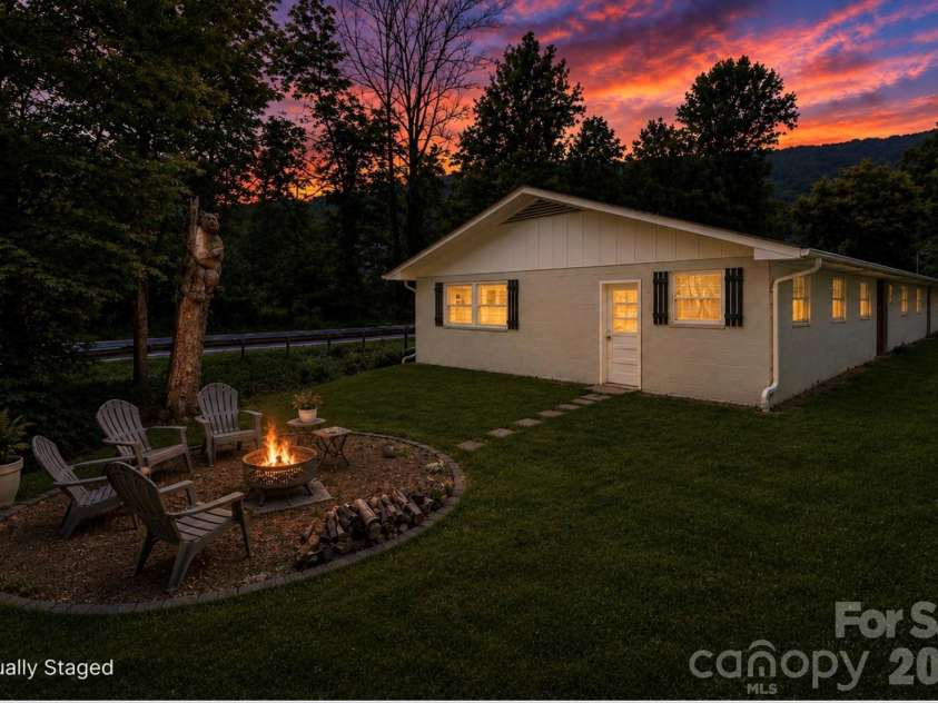 702 Love Joy Road, Canton, NC 28716.  MLS# CAR4400160, YatesRealty ID 35081. 