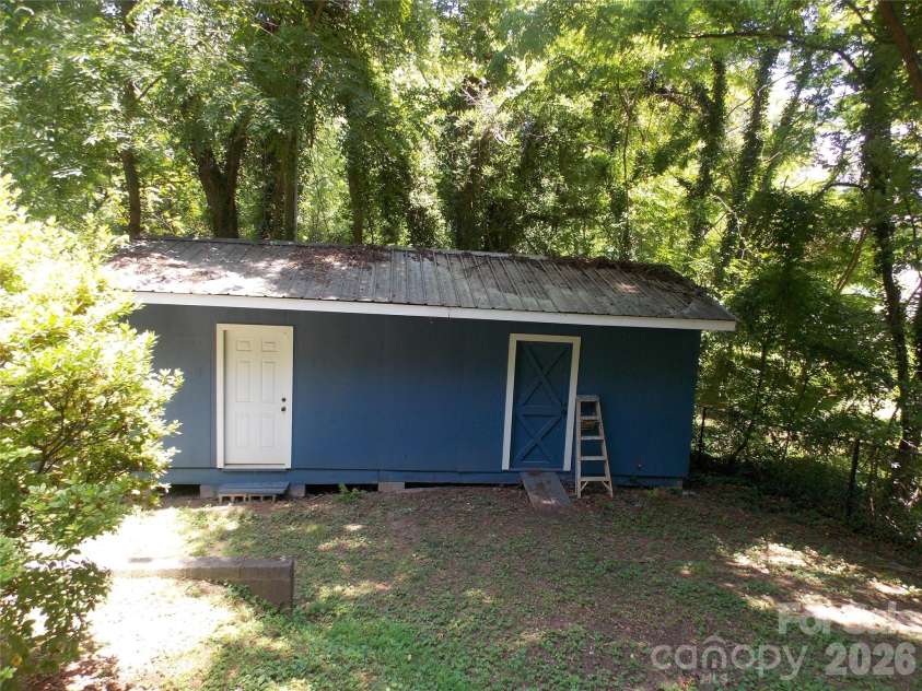 145 Hibriten Mountain Road, Lenoir, NC 28645.  MLS# CAR4397553, YatesRealty ID 35082. 