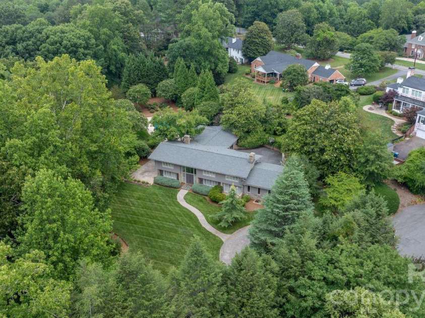 226 20th Avenue Place, Hickory, NC 28601.  MLS# CAR4398256, YatesRealty ID 35084. 