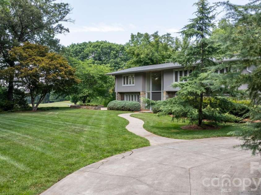 226 20th Avenue Place, Hickory, NC 28601.  MLS# CAR4398256, YatesRealty ID 35084. 