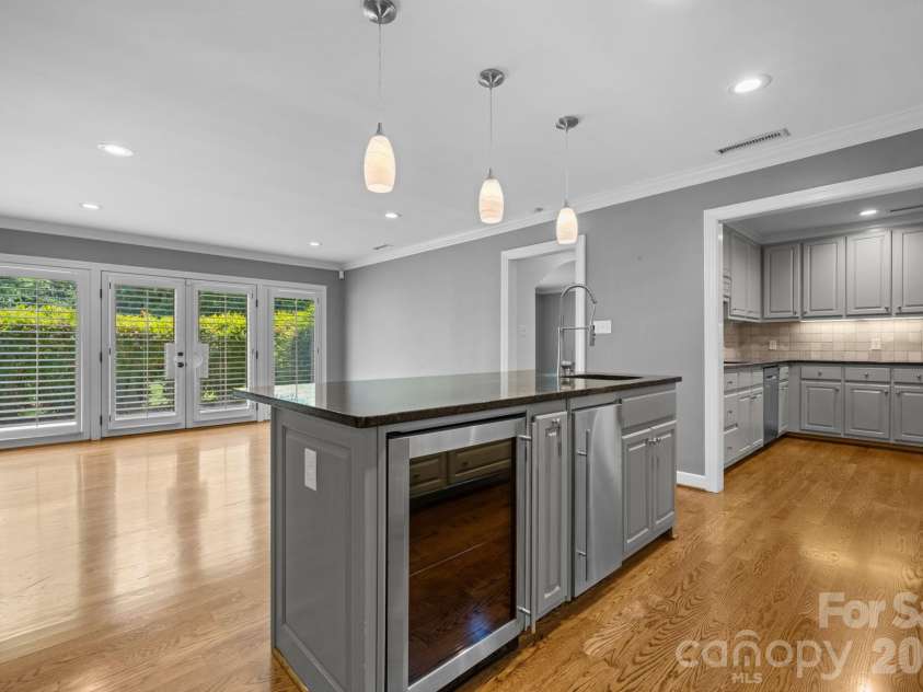 226 20th Avenue Place, Hickory, NC 28601.  MLS# CAR4398256, YatesRealty ID 35084. 